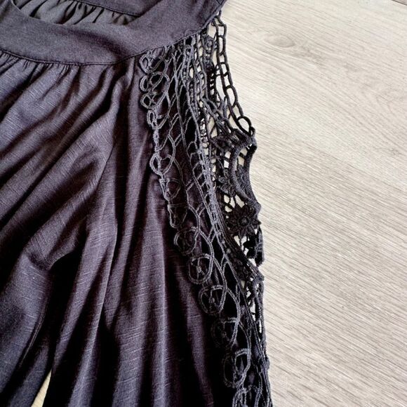 Fever Crocheted Cold Shoulder Bat Sleeve Midi Dress Black M NWT - Picture 6 of 8